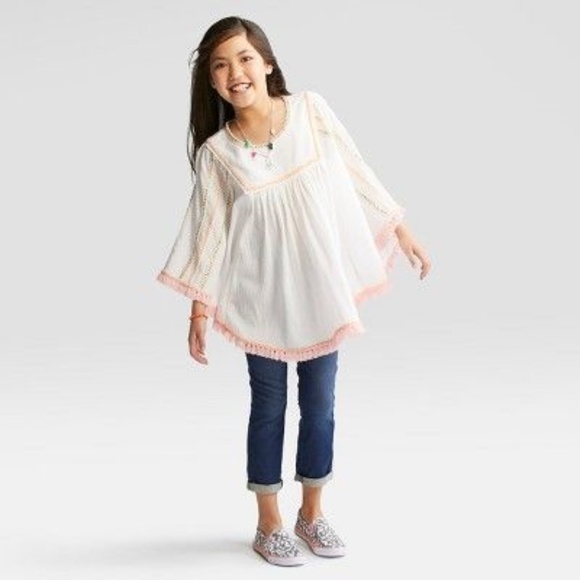 New CAT & JACK Boho White Fringe Poncho Top NWOT - Picture 8 of 8